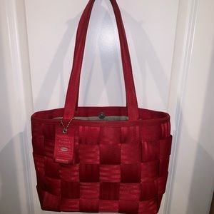 Harvey’s seatbelt bag